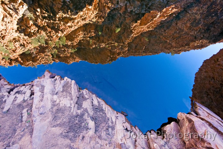 Larapinta_20080531_088 copy.jpg - Reflections on the edge of Redbank Gorge